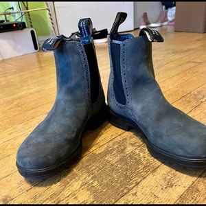 Blundstone high boots. Soft black